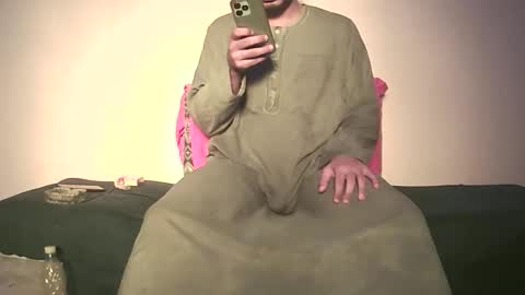 Snapshot of king_of_arabians chatting on January 18, 2026, 6:17 am king_of_arabians online show from January 18, 2026, 6:17 am