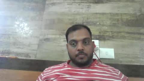 kingalpines1 online show from April 22, 2026, 8:28 am