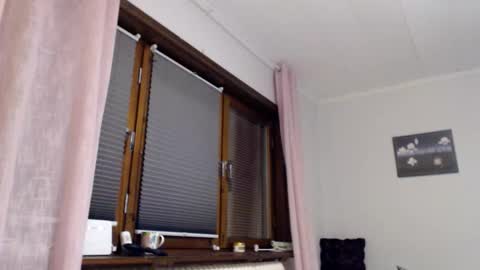 sexysexyhotwetpinkredpussy online show from September 25, 2025, 6:11 pm