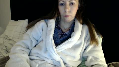 Snapshot of kingandprincess chatting on April 3, 2026, 8:18 pm sexysexyhotwetpinkredpussy online show from April 3, 2026, 8:18 pm