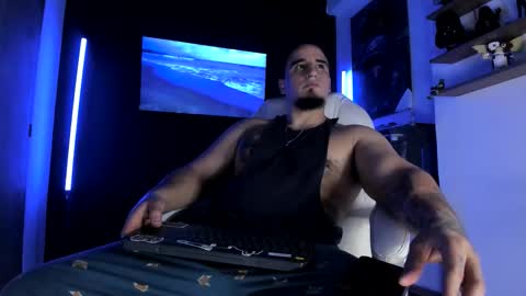 King Bear online show from September 15, 2025, 11:27 pm