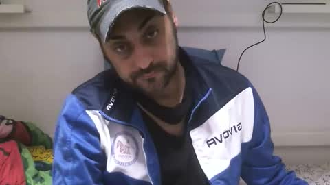  ivano corona  online show from November 6, 2025, 2:07 pm