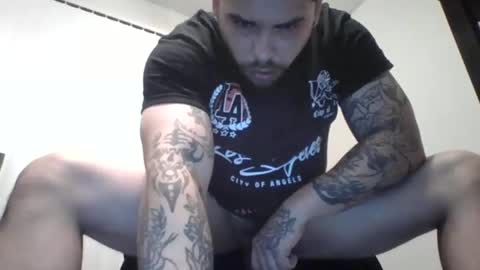 Snapshot of kingjames0627 chatting on January 22, 2025, 11:10 pm James online show from January 22, 2025, 11:10 pm