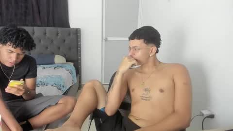 Snapshot of kings_latins chatting on October 20, 2025, 10:43 pm DOMINANT ALPHA KINGS online show from October 20, 2025, 10:43 pm