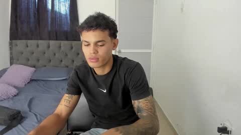 Snapshot of kings_latins chatting on December 21, 2025, 7:21 pm DOMINANT ALPHA KINGS online show from December 21, 2025, 7:21 pm