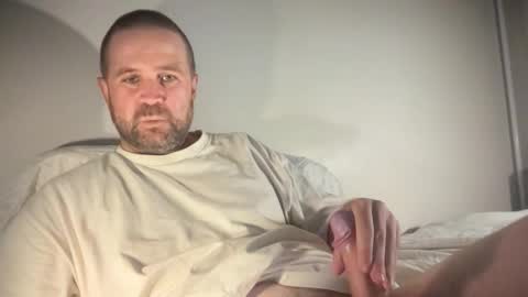 kingsizetease online show from February 11, 2026, 3:33 am