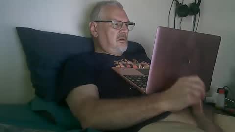 Snapshot of kingtongue10 chatting on September 11, 2025, 5:13 pm kingtongue10 online show from September 11, 2025, 5:13 pm