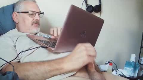 Snapshot of kingtongue10 chatting on September 28, 2025, 3:06 pm kingtongue10 online show from September 28, 2025, 3:06 pm