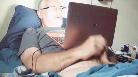 Snapshot of kingtongue10 chatting on October 1, 2025, 12:22 pm kingtongue10 online show from October 1, 2025, 12:22 pm