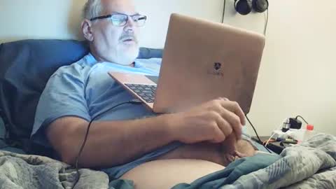 Snapshot of kingtongue10 chatting on October 4, 2025, 11:41 am kingtongue10 online show from October 4, 2025, 11:41 am