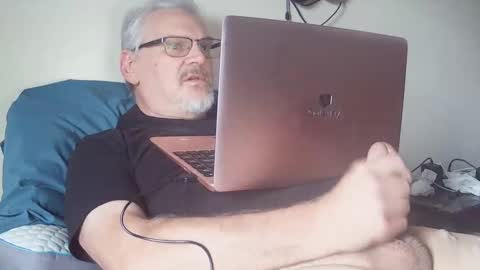 kingtongue10 online show from November 22, 2025, 7:46 pm