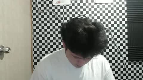 Snapshot of kingvoltage chatting on March 3, 2026, 3:29 pm Yuki online show from March 3, 2026, 3:29 pm