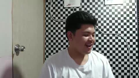 Snapshot of kingvoltage chatting on April 5, 2026, 6:21 am Yuki online show from April 5, 2026, 6:21 am