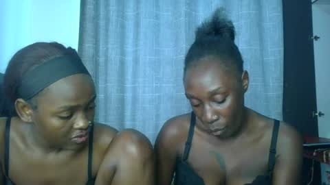Snapshot of kinky_leila chatting on July 1, 2026, 10:39 am kinky_leila online show from July 1, 2026, 10:39 am