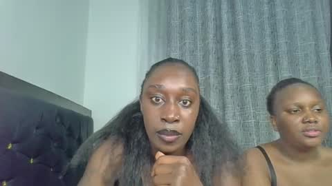 Snapshot of kinky_leila chatting on July 18, 2026, 10:46 pm kinky_leila online show from July 18, 2026, 10:46 pm