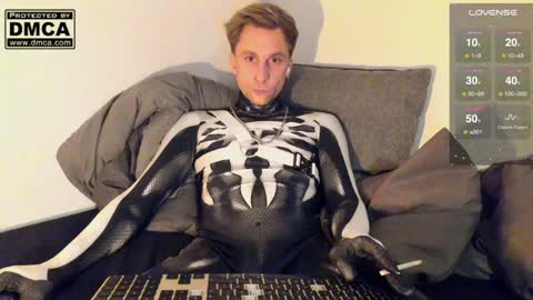 Snapshot of kinky_spidey chatting on January 19, 2025, 10:17 pm kinky_spidey online show from January 19, 2025, 10:17 pm