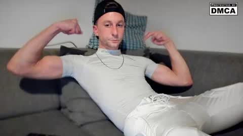 kinky_spidey online show from November 3, 2025, 7:37 pm