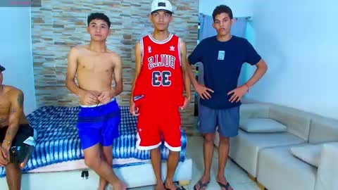 kinkyhousexxx online show from May 24, 2026, 11:43 pm
