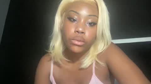 Snapshot of kinkykittee chatting on February 8, 2025, 6:43 am Bunniii online show from February 8, 2025, 6:43 am