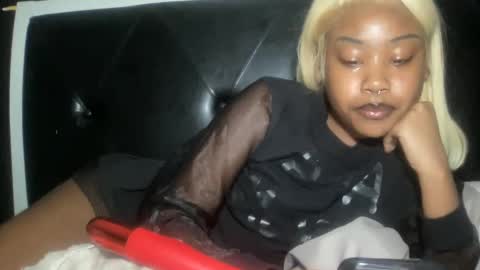 Snapshot of kinkykittee chatting on February 10, 2025, 9:58 am Bunniii online show from February 10, 2025, 9:58 am