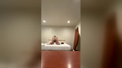 kinkysubbottom77 online show from April 24, 2026, 2:41 pm