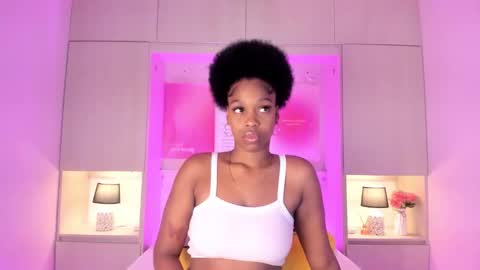 M A R A  online show from October 28, 2025, 11:58 am