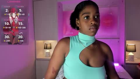 M A R A  online show from November 11, 2025, 11:43 am