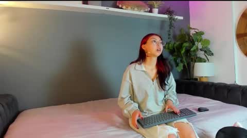 kira_exe online show from February 16, 2026, 12:01 pm