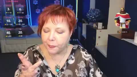 Kira Kennet online show from November 21, 2025, 7:45 pm