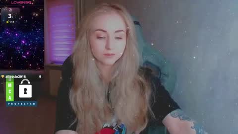 you know thumb up me please its important online show from April 15, 2026, 4:47 pm