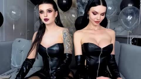 Kira and friends online show from November 1, 2025, 3:36 pm