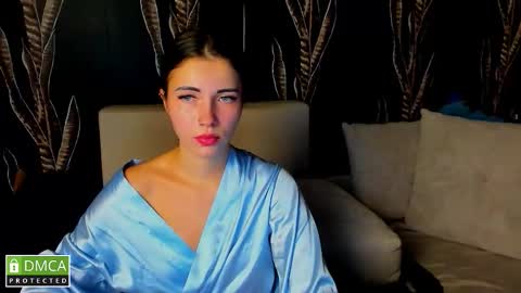 Kira  online show from October 18, 2025, 7:03 pm