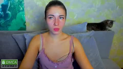 Kira  online show from November 19, 2025, 7:25 pm