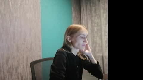 kira_morekiss online show from October 25, 2025, 6:02 pm