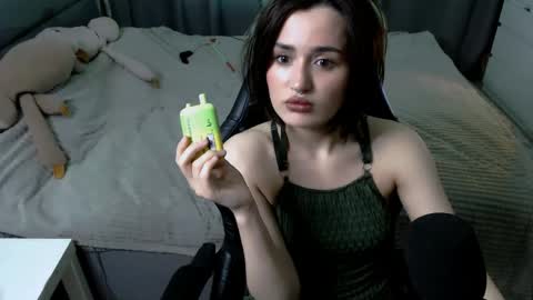 Snapshot of kira_yammy chatting on May 27, 2026, 10:51 pm Kira follow me online show from May 27, 2026, 10:51 pm