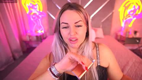 Kira online show from November 7, 2025, 12:43 am