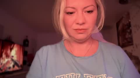 KiraDivine online show from February 21, 2025, 2:16 pm