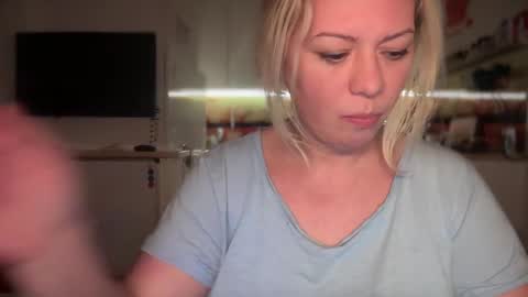 KiraDivine online show from February 28, 2025, 7:56 pm