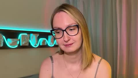 KiraFatex online show from September 13, 2025, 5:02 pm