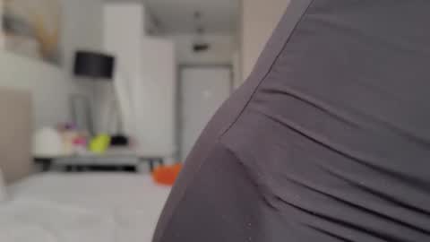 kirallove online show from December 15, 2025, 11:47 am