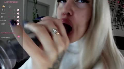 Kira online show from December 18, 2025, 2:06 am