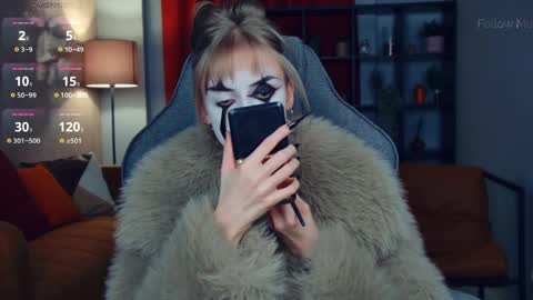 Kira online show from April 2, 2026, 11:35 pm