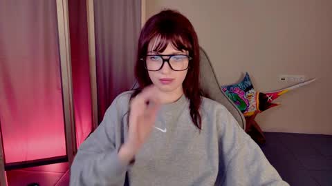 kiravair online show from April 8, 2026, 5:46 pm