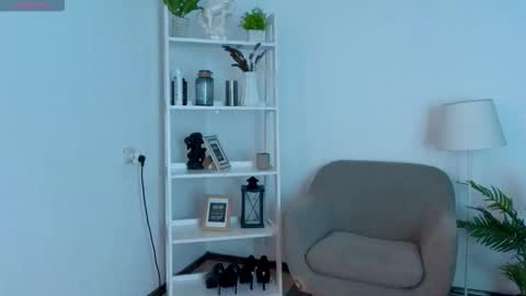    online show from October 17, 2025, 11:24 am