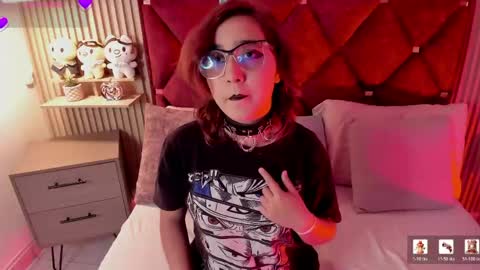 Snapshot of kirivelvet chatting on April 26, 2026, 8:28 pm Samantha Velvet online show from April 26, 2026, 8:28 pm
