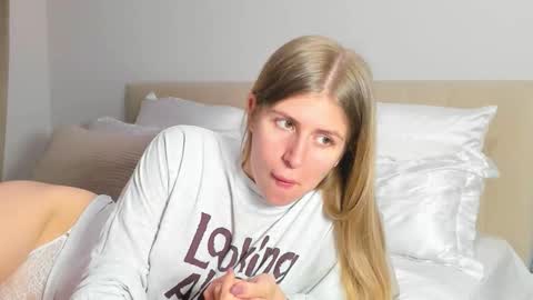 Kira online show from March 15, 2026, 6:47 pm