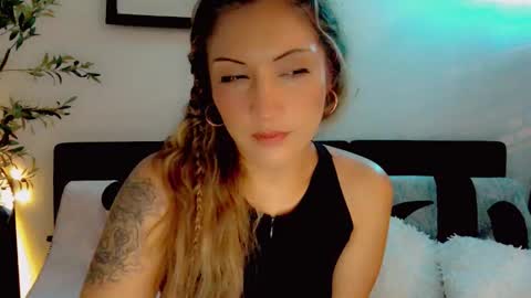 Kissah Kreampuff online show from March 1, 2026, 9:39 pm