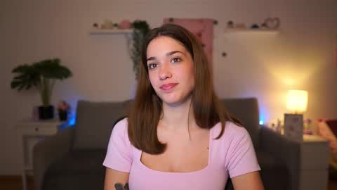 Sisi online show from December 2, 2025, 2:23 pm