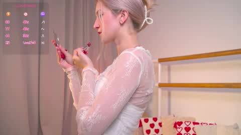 Snapshot of kisskiss_muah chatting on September 26, 2025, 2:21 pm Kate online show from September 26, 2025, 2:21 pm