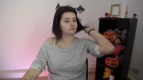 Snapshot of kissleoxx chatting on November 1, 2025, 1:57 pm kissleoxx online show from November 1, 2025, 1:57 pm